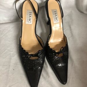 Black Issac Mizrahi size 7.50 pump shoes